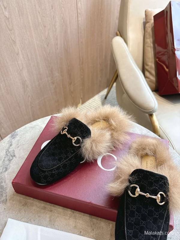 Gucci Fur Mule with Double G Pattern and Horsebit Detail - LY00340