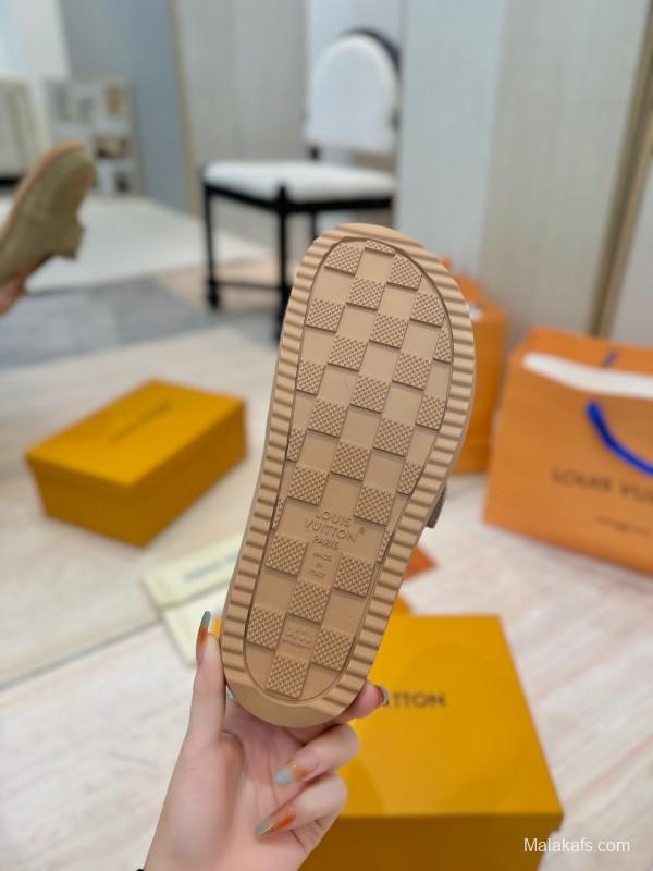 Louis Vuitton LV Monogram Sandals Spring Summer 2025 Collection Couple Sliders - KFY00291