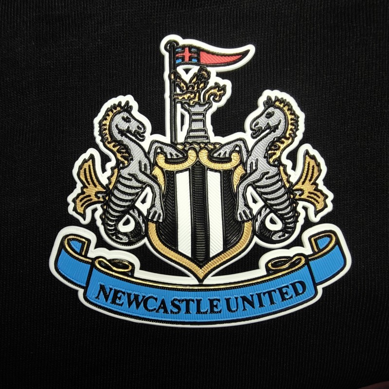 25/26 Newcastle United Embroidered Logo Hoodie 9 Colors
