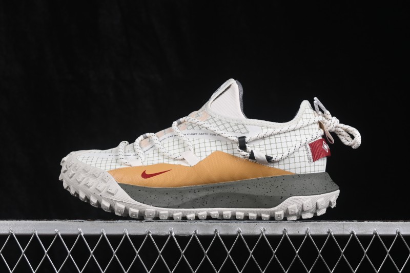 Nike ACG Mountain Fly Low GTX SE Hiking and Outdoor Cross-Training Shoes with GORE-TEX Waterproofing - IQ9789-062