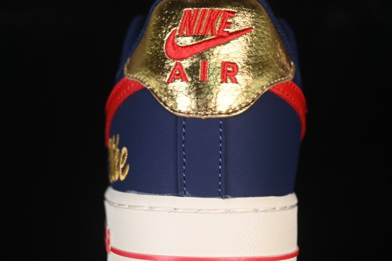 Nike Air Force 1 '07 Low Basketball Sneakers with Classic Design and Metallic Accents - NH0601-529